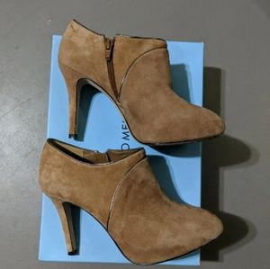 Antonio Melani suede booties